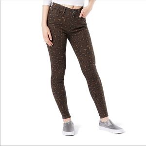 NWT Levis Denizen high rise leopard print pants